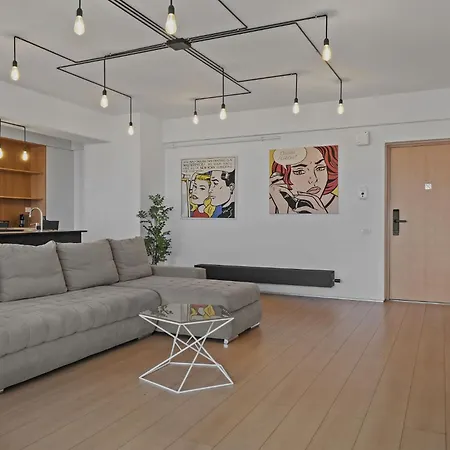 Daire Rh - Opposite Mall, Metro, Balcony - Rh Living *