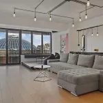 Апартаменти The Grand By Rh Бухарест