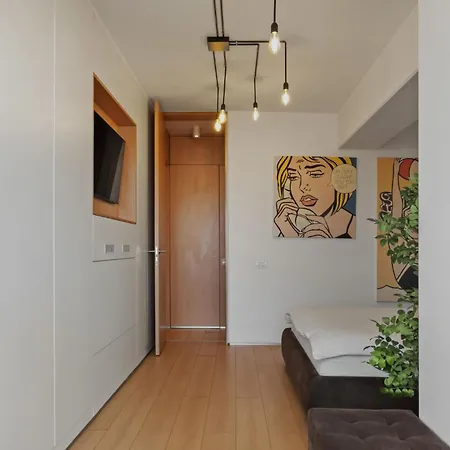 Rh - Opposite Mall, Metro, Balcony - Rh Living Apartament