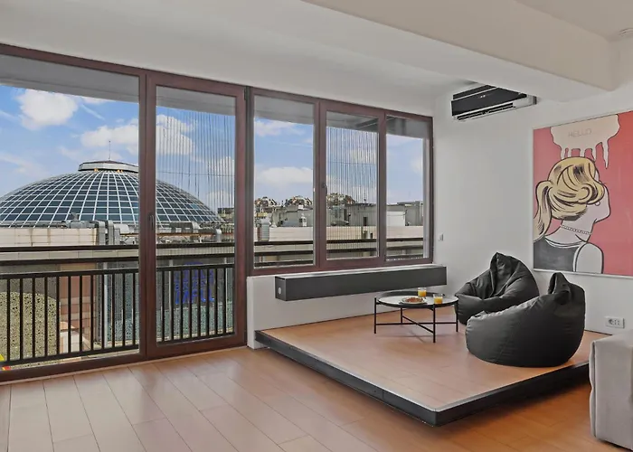 Rh - Opposite Mall, Metro, Balcony - Rh Living Apartman